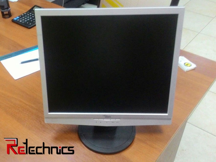 Монитор ЖК 19" Fujitsu-Siemens L19-8 черный-серебристый TFT1280x1024 W170H170 DVI-D VGA колонки
