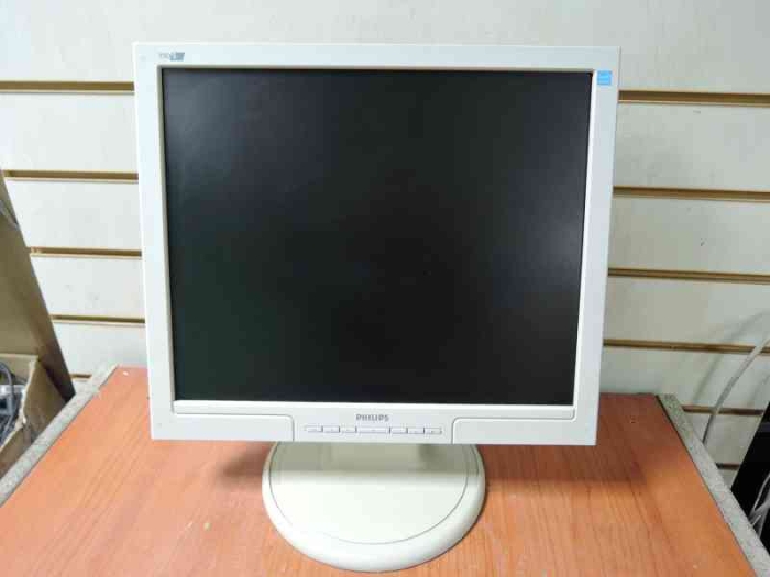 Монитор ЖК 19" уцененный Philips 190S белый TFT TN 1280x1024 W176H170  