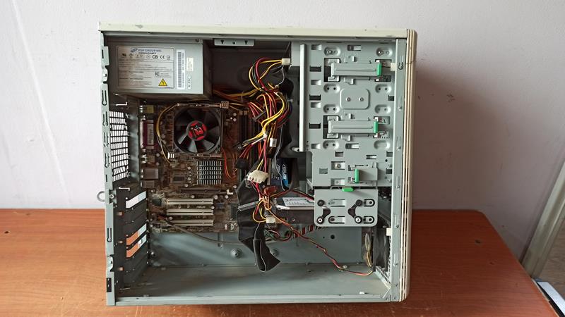 478 Socket 1 ядро Pentium 4 - 2,8Ghz 4x0,25Gb DDR1 (2700) 40Gb IDE чип 865 видеокарта int 96Mb белый ATX 350W DVD-RW