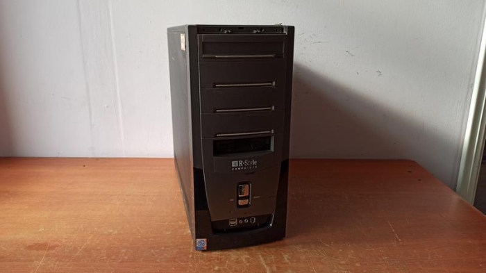 478 Socket 1 ядро Pentium 4 - 2,4Ghz 2x0,25Gb DDR1 (3200) 40Gb IDE чип 845 видеокарта int 64Mb черный ATX 250W