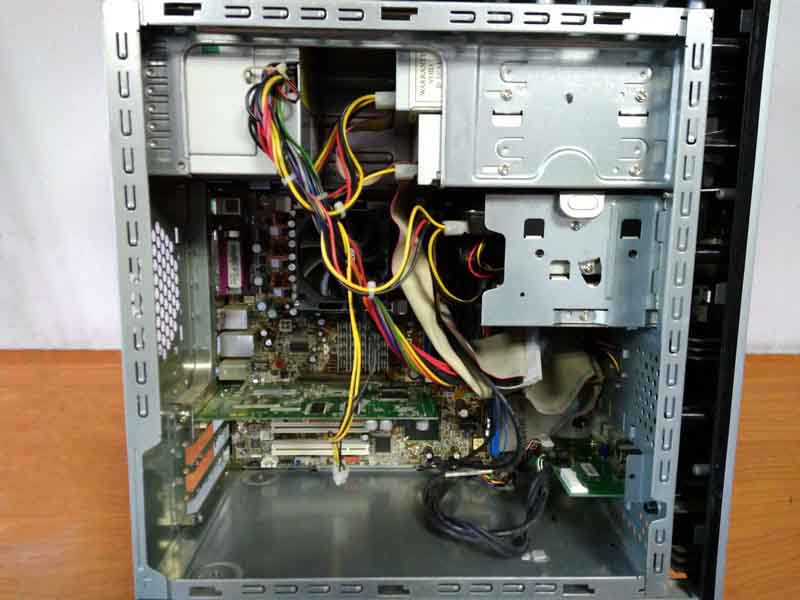 Системный блок HP m390n 478 Socket Pentium 4 - 3.20GHz 1024Mb DDR1 40Gb IDE видео GeForce fx 5600 128Mb сеть звук USB 2.0