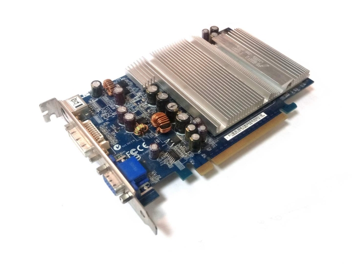 Видеокарта ASUS GeForce 6600 256 Мб DDR2 (EN6600) Silencer