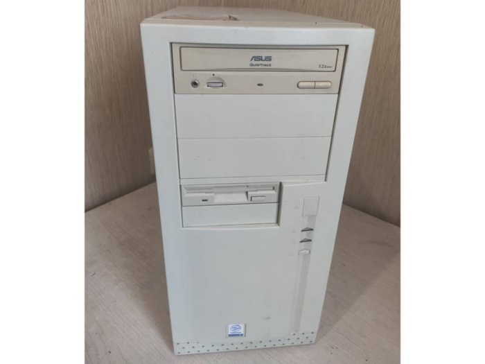 478 Socket 1 ядро Pentium 4 - 2,8Ghz 4x0,25Gb DDR1 (3200) 160Gb IDE чип i865G видеокарта int 96 белый ATX 300W DVD-R