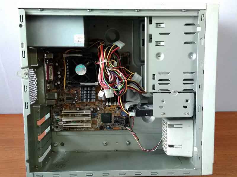 478 Socket 1 ядро Pentium 4 - 3.00Ghz 4x0.25Gb DDR1 (3200) 20Gb IDE чип 865 видеокарта int 96Mb белый ATX 300W