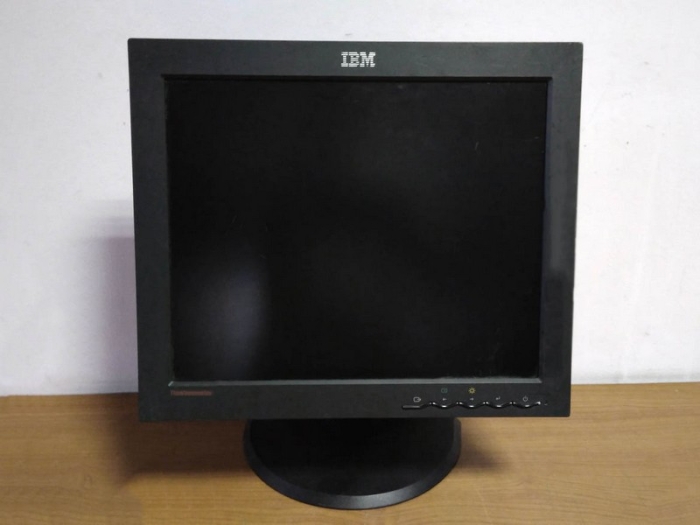 Монитор ЖК 17" уцененный IBM 6734 черный TFT TN 1280x1024 W140H120