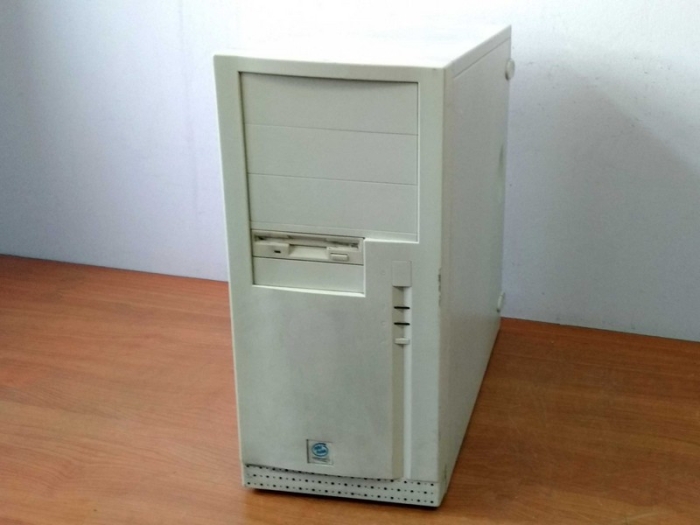 478 Socket 1 ядро Pentium 4 - 3.00Ghz 4x0.25Gb DDR1 (3200) 20Gb IDE чип 865 видеокарта int 96Mb белый ATX 300W