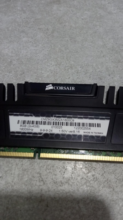 Оперативная память CORSAIR Vengance 8192 Mb, DDR 3, PC3-12800 (1600) 2X4GB