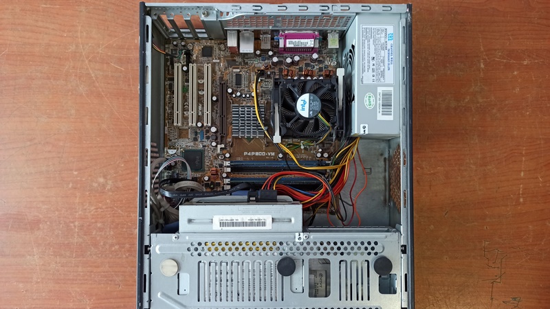 478 Socket 1 ядро Pentium 4 - 2,8Ghz 2x0,5Gb DDR1 (3200) 40Gb IDE чип 865 видеокарта int 96Mb черный slim 300W DVD-R