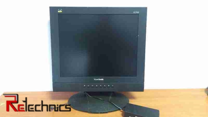 Монитор ЖК 17" уцененный ViewSonic VG700B черный внешний БП 12В TFT TN 1280x1024 W140H135 встроенные динамики