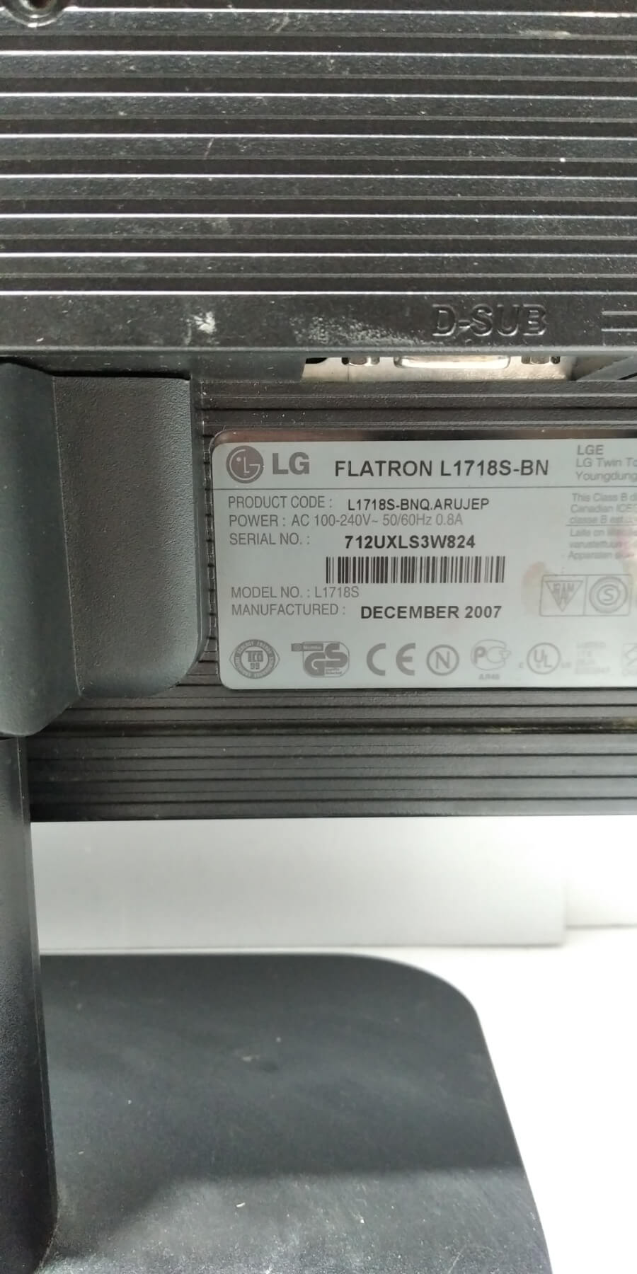 Монитор ЖК 17" уцененный LG L1718S черный TFT TN 1280x1024 W160H160