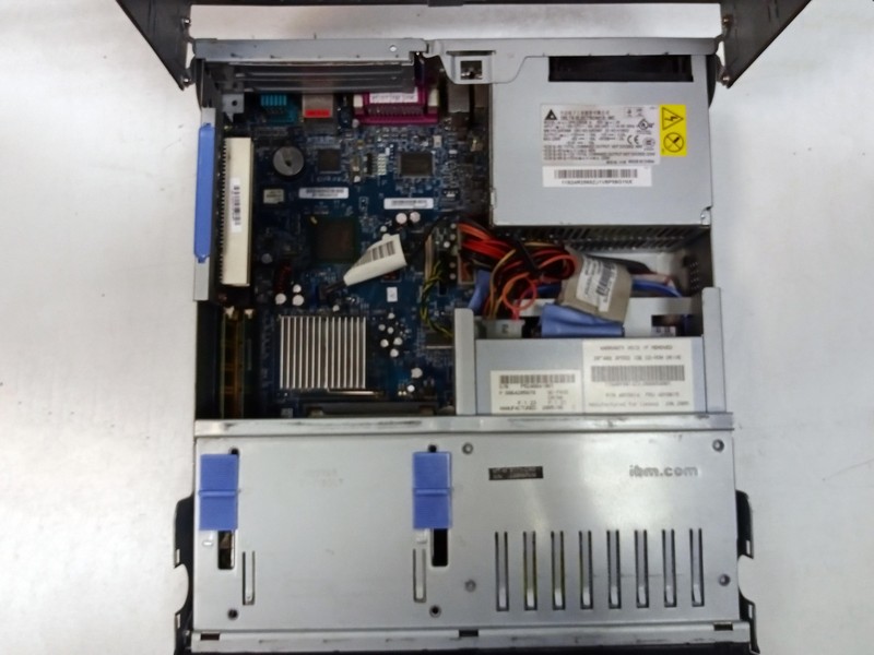 IBM 775 Socket 1 ядро P630 - 3,0Ghz 2x0,5Gb DDR1 (3200) 80Gb SATA чип 915 видеокарта int 128Mb черный slim 220W CD-R