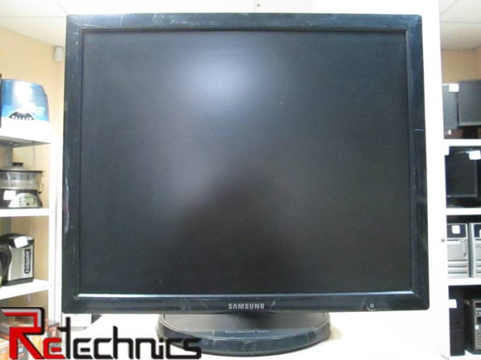Монитор ЖК 19" уцененный Samsung 960Bf черный TFT TN 1280x1024 W160H160  