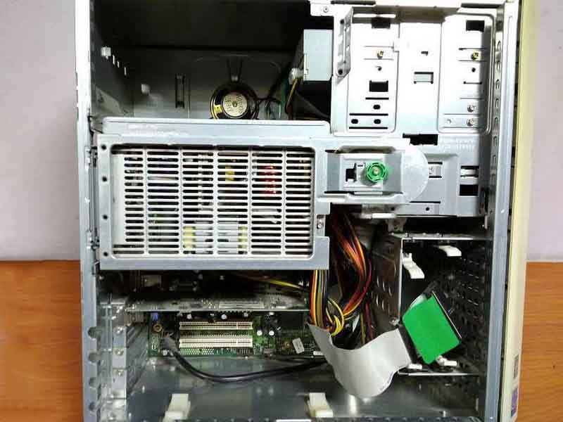 Системный блок Fujitsu Siemens 478 Pentium 4 - 2.60GHz 1024Mb DDR1 ---- видео Radeon 9000 64Mb сеть звук USB 2.0