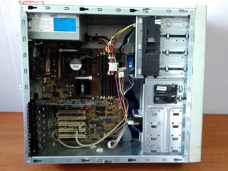 478 Socket 1 ядро Pentium 4 - 3.20Ghz 4x0.25Gb DDR1 (2700) 40Gb IDE чип 865 видеокарта Radeon 9250 128Mb белый ATX 300W DVD-R