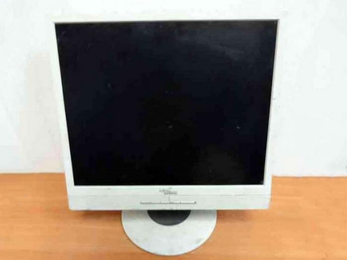 Монитор ЖК 19'' уцененный Fujitsu p19-2 белый TFT S-PVA 1280x1024 W178H178 DVI-D VGA колонки